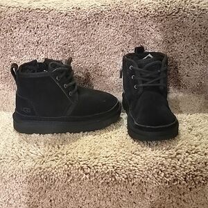 UGG